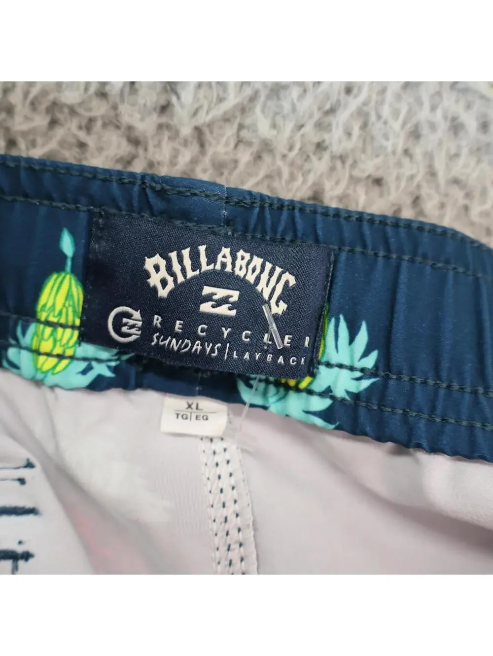 Billabong Boy’s Dark Blue Boardshorts Size XL